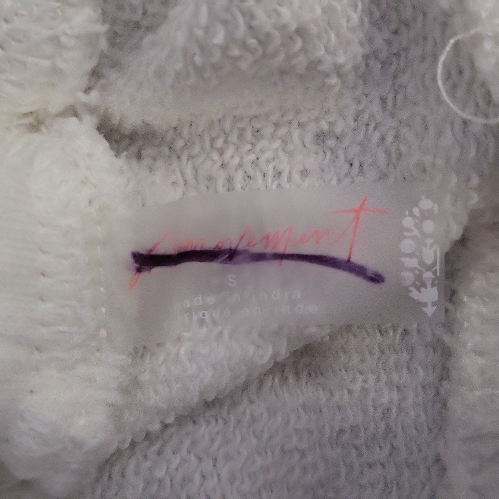 WILL BE GONE SOON) NWOT) "All Stars Solid Shorts In White - Picture 13 of 16